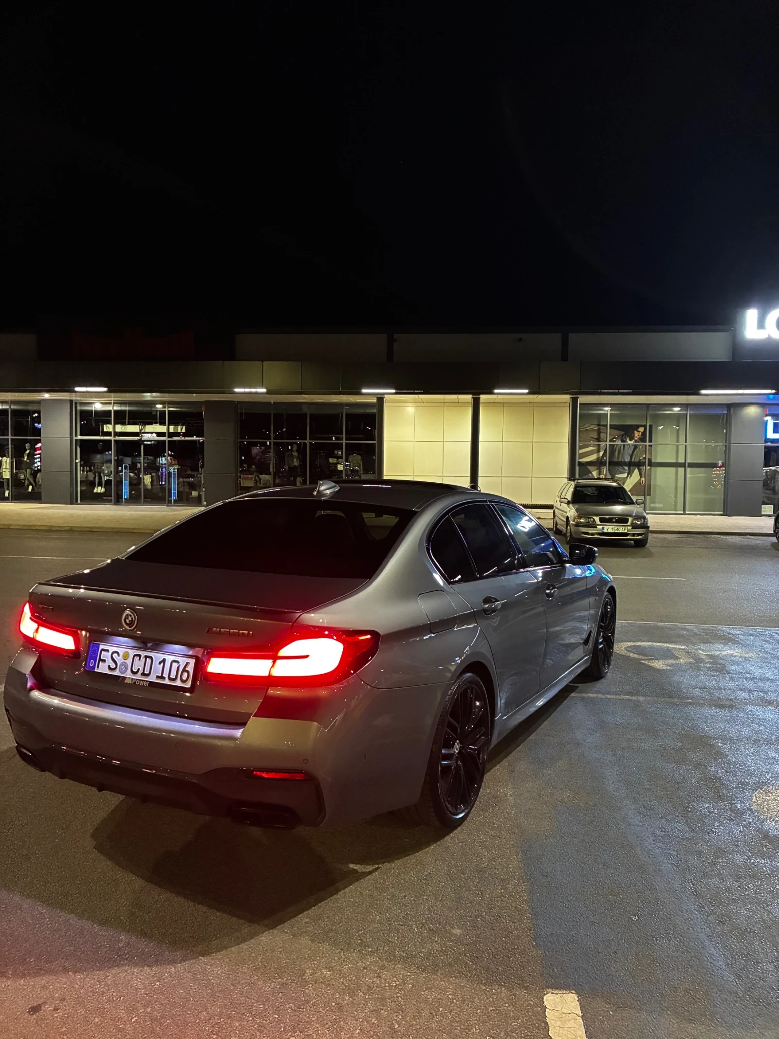 BMW 550 Harman Kardon, Head-Up Display 360  Kamera M Sport, снимка 4 - Автомобили и джипове - 56225916
