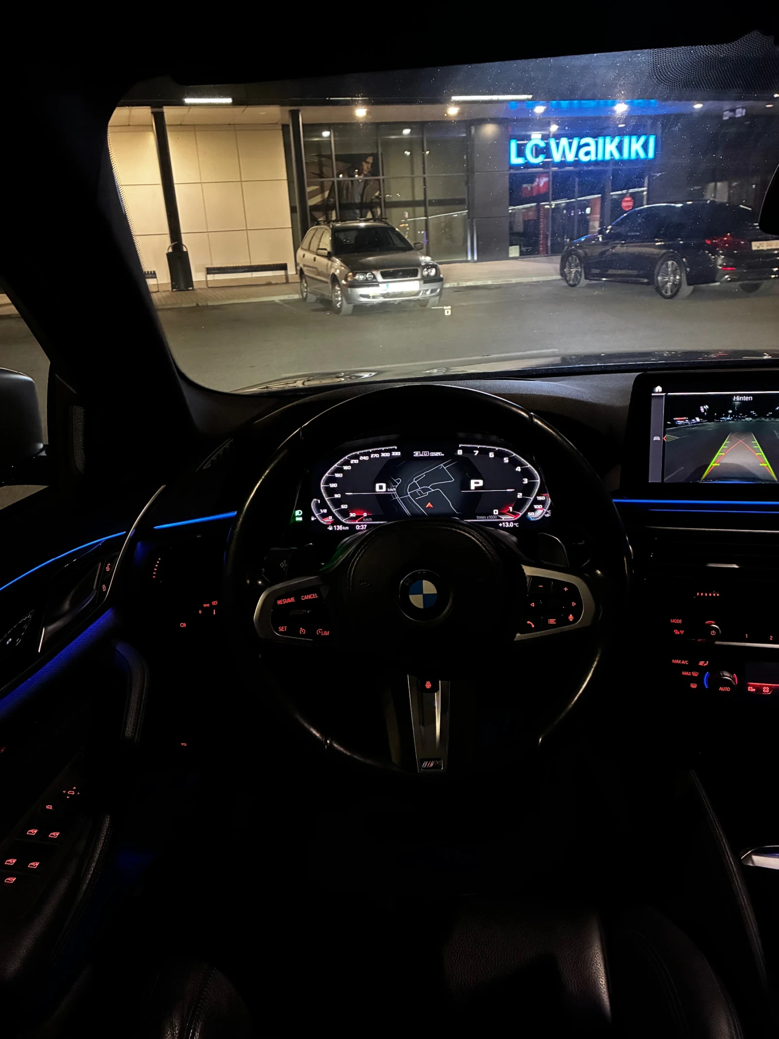 BMW 550 Harman Kardon, Head-Up Display 360  Kamera M Sport, снимка 16 - Автомобили и джипове - 56225916