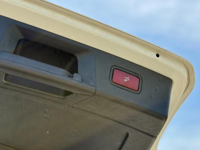 Mercedes-Benz GLK 3.0, снимка 15 - Автомобили и джипове - 52450813