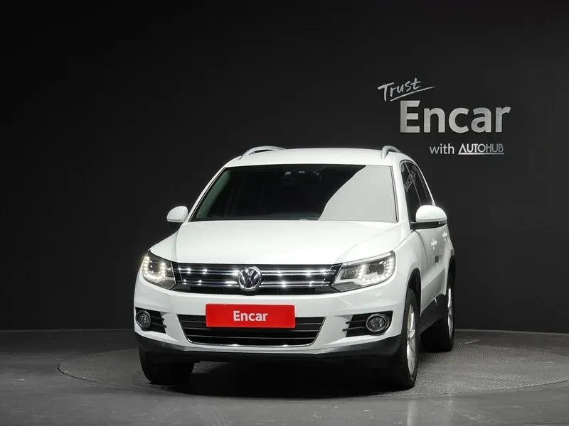 VW Tiguan 2.0 TDI, снимка 3 - Автомобили и джипове - 54302802