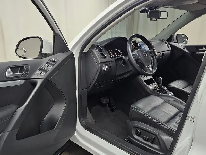 VW Tiguan 2.0 TDI, снимка 10 - Автомобили и джипове - 54302802
