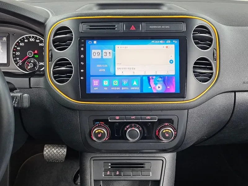 VW Tiguan 2.0 TDI, снимка 17 - Автомобили и джипове - 54302802