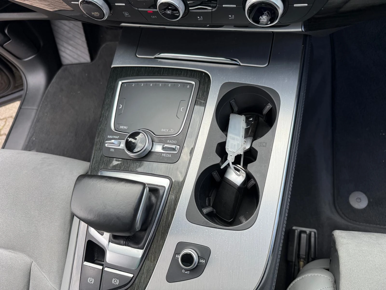 Audi Q7 3.0 TDI Quattro S - line - изображение 9