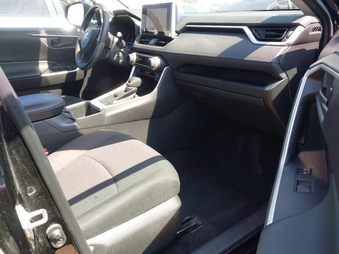 Toyota Rav4 LE - изображение 5