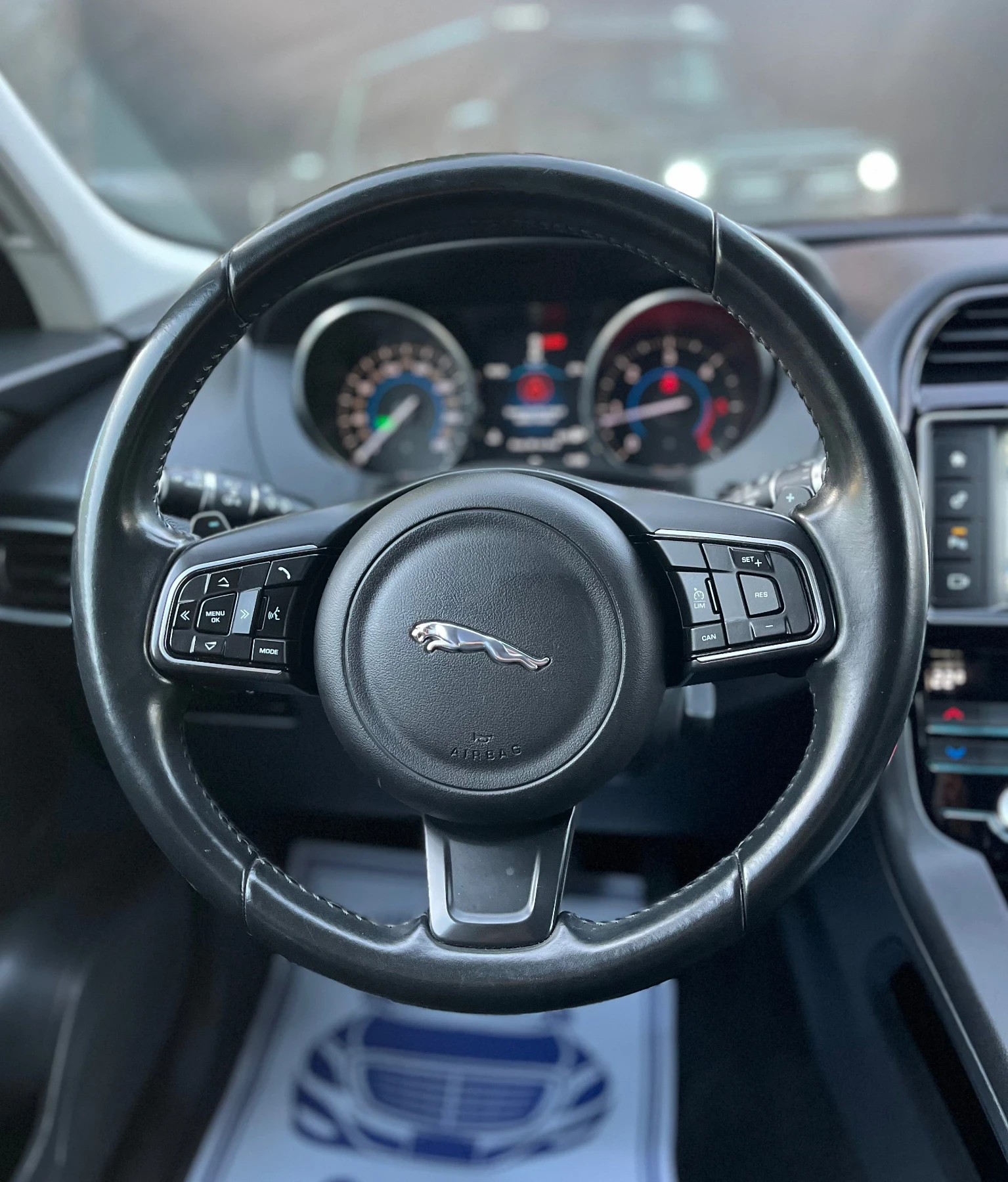 Jaguar F-PACE 2.0D* FULL LED* 4X4AWD* AUTOMATIC* СОБСТВЕН ЛИЗИНГ - изображение 10