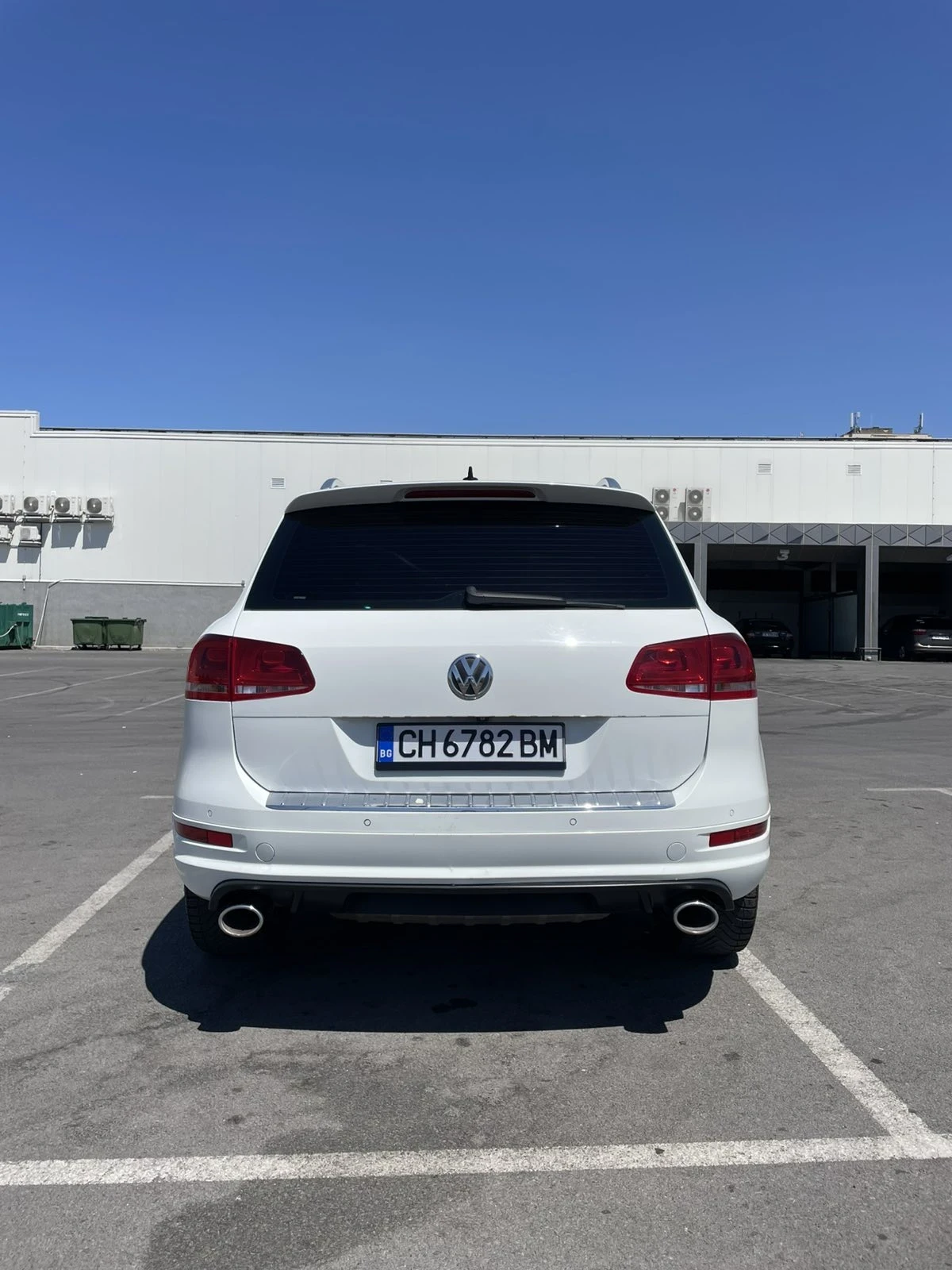 VW Touareg 3.0TDI (245к.с) R-Line - Въздух - 360 Камери - изображение 4