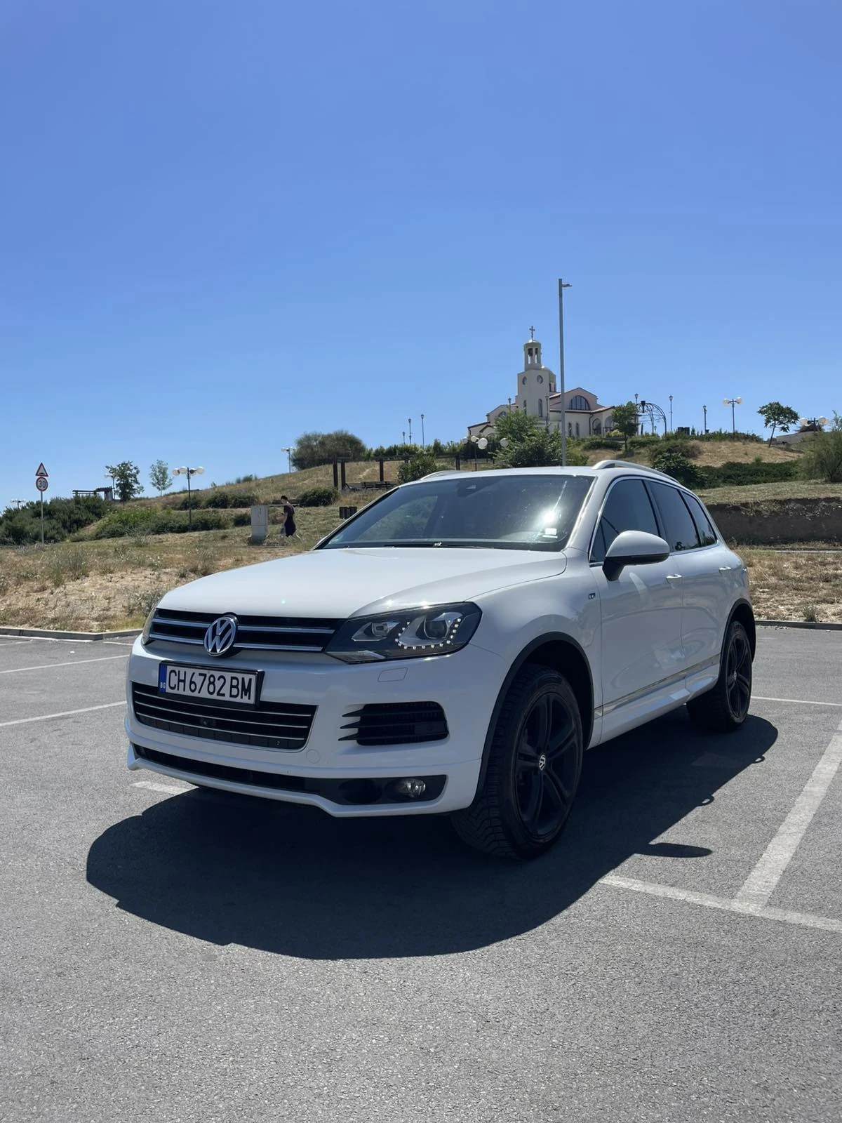 VW Touareg 3.0TDI (245к.с) R-Line - Въздух - 360 Камери - изображение 2