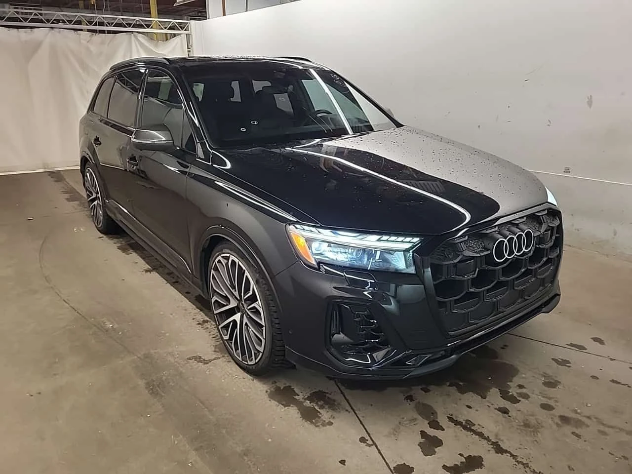 Audi SQ7 4.0TFSI Quattro * CARFAX * Пълна история в Audi * , снимка 2 - Автомобили и джипове - 54121251