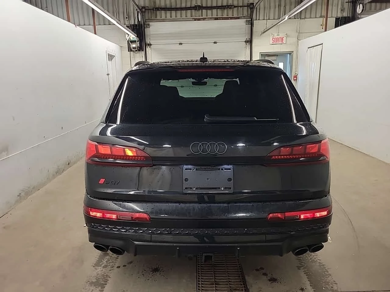 Audi SQ7 4.0TFSI Quattro * CARFAX * Пълна история в Audi * , снимка 5 - Автомобили и джипове - 54121251