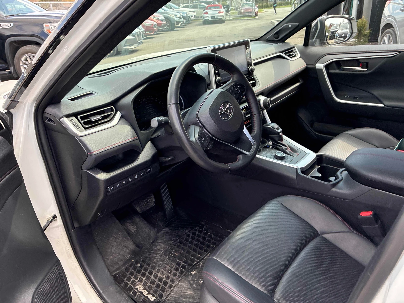 Toyota Rav4 Prime/XSE AWD/PANO/OBDUHVANE/17805km, снимка 8 - Автомобили и джипове - 54439370
