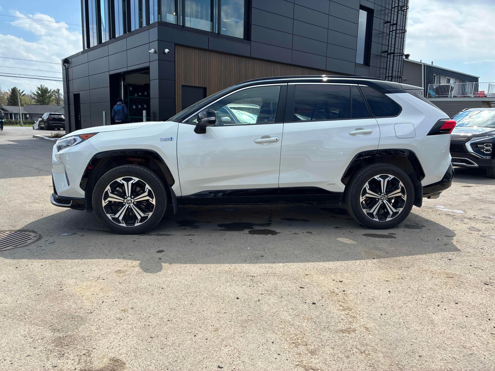 Toyota Rav4 Prime/XSE AWD/PANO/OBDUHVANE/17805km, снимка 4 - Автомобили и джипове - 54439370