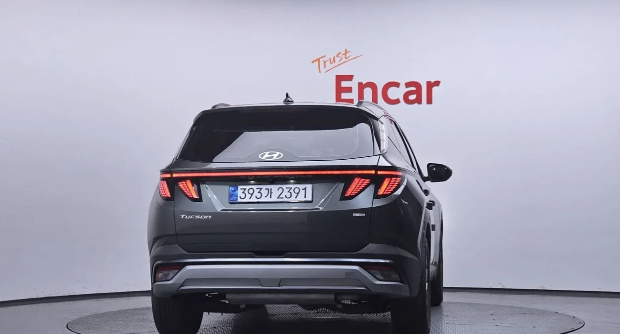 Hyundai Tucson Inspiration 4WD | Panoramic | Adaptive Cruise | Me, снимка 4 - Автомобили и джипове - 54478939