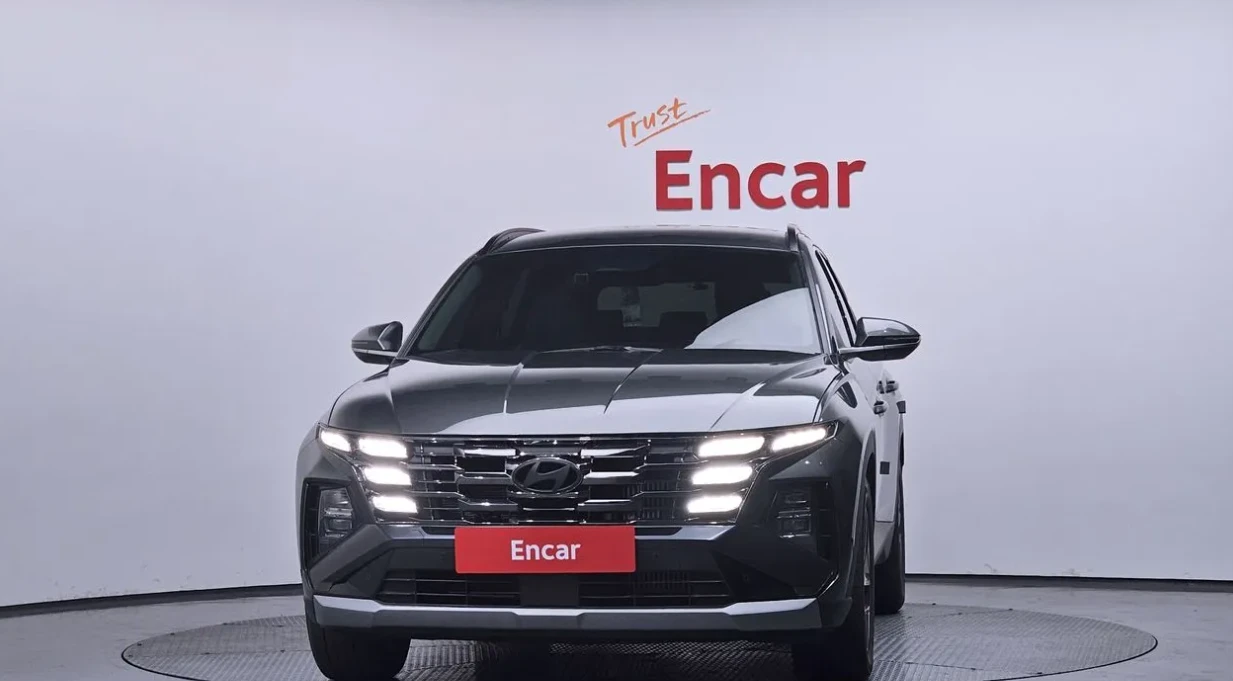 Hyundai Tucson Inspiration 4WD | Panoramic | Adaptive Cruise | Me, снимка 3 - Автомобили и джипове - 54478939