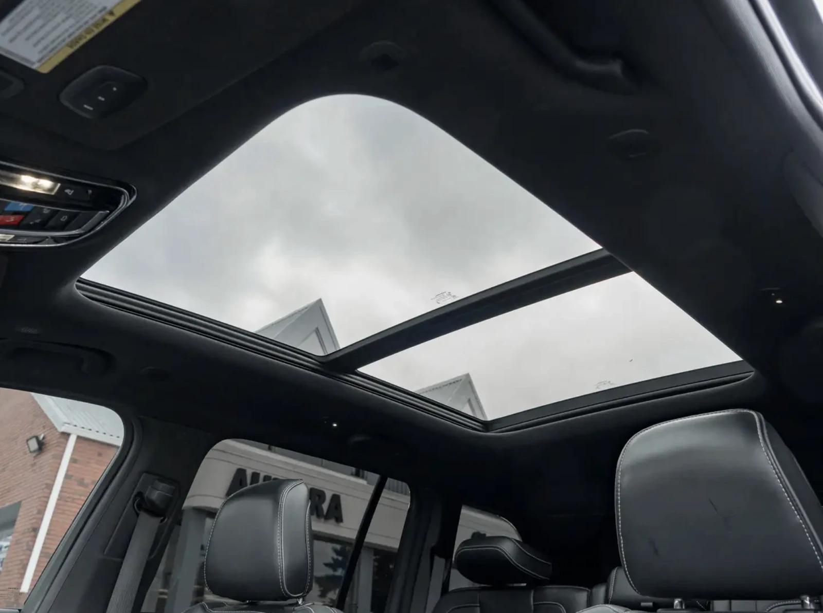 Jeep Grand cherokee 2023 Jeep Grand Cherokee Overland, снимка 10 - Автомобили и джипове - 55187850