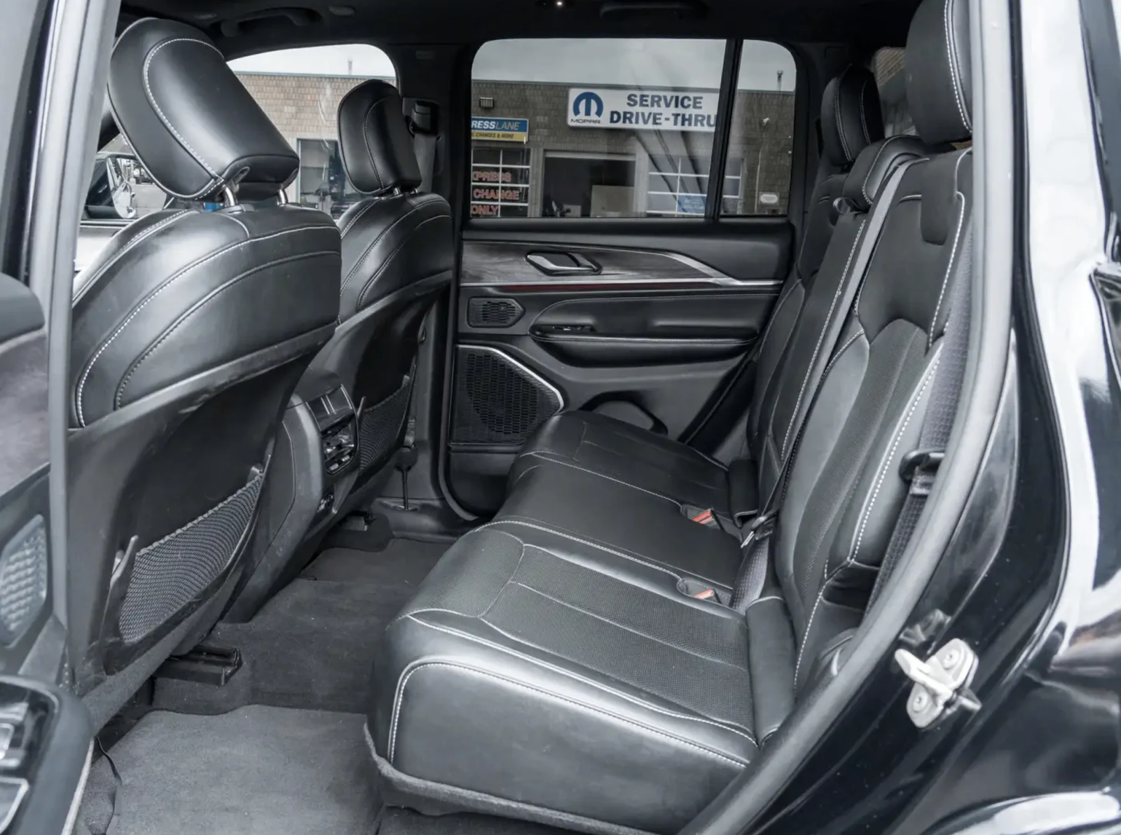 Jeep Grand cherokee 2023 Jeep Grand Cherokee Overland, снимка 11 - Автомобили и джипове - 55187850