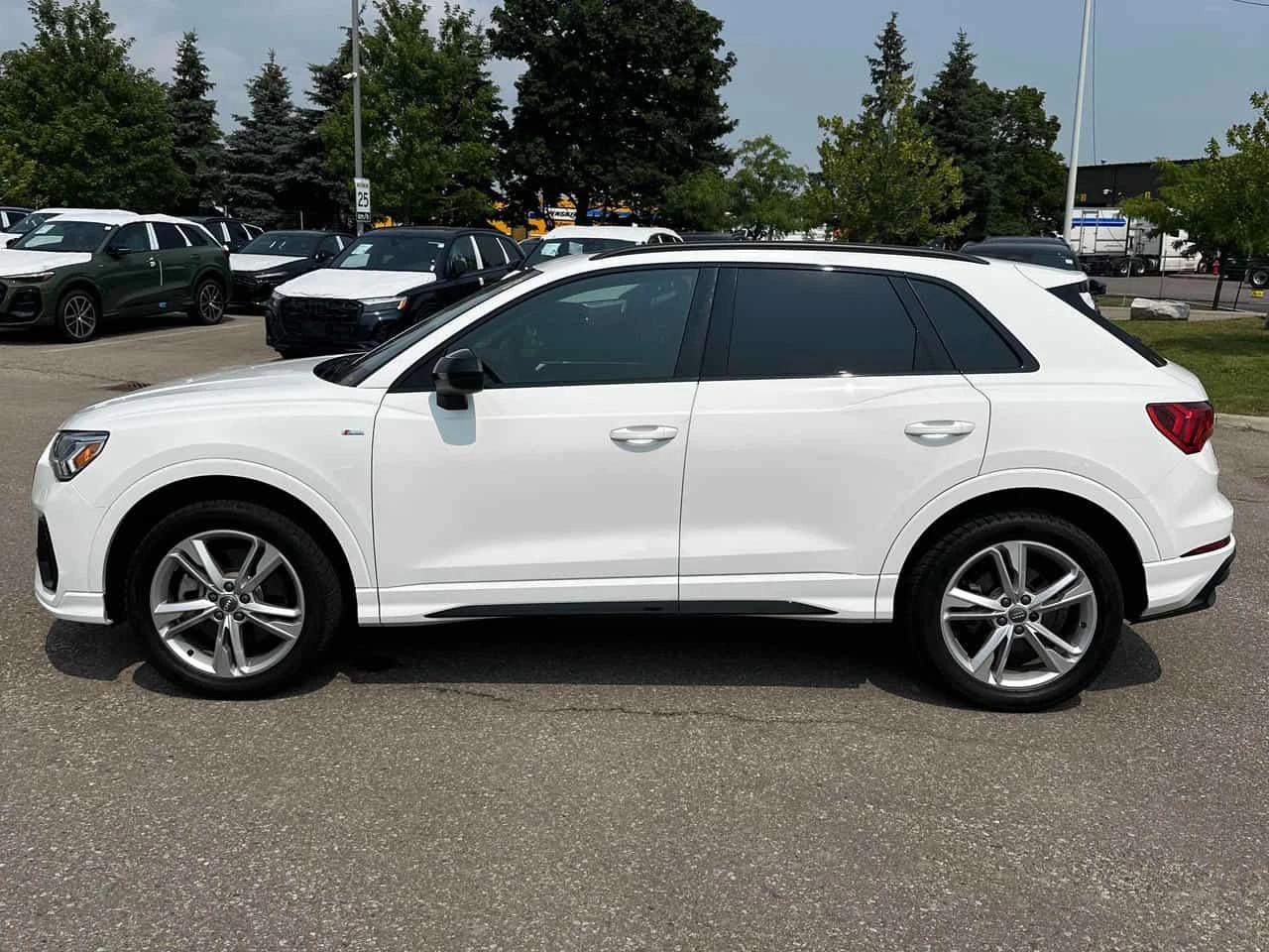Audi Q3 PROGRESSIV S-LINE* BLACK OPTIC* PANORAMA* , снимка 2 - Автомобили и джипове - 55512929