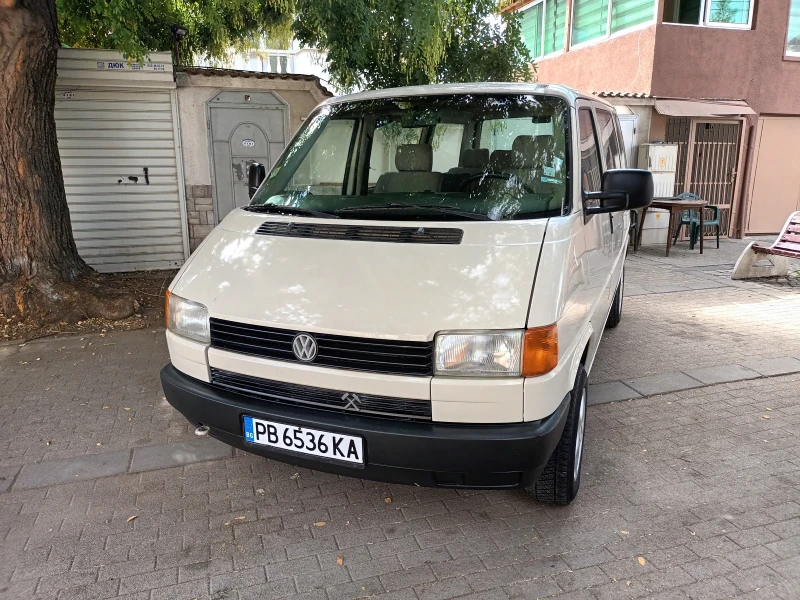 VW Caravelle 2.4 D 8 местен , снимка 2 - Бусове и автобуси - 47536138