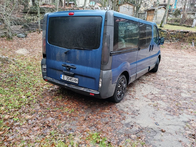 Opel Vivaro, снимка 4 - Бусове и автобуси - 48431411