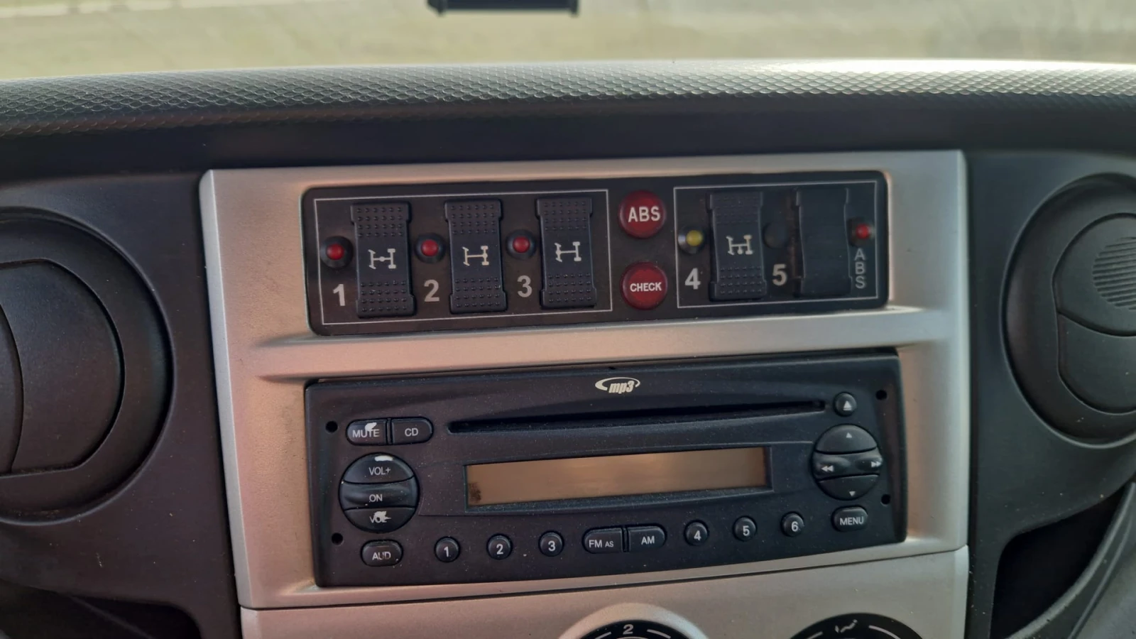 Iveco Daily, снимка 12 - Бусове и автобуси - 54009815