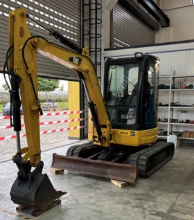 Багер Cat 304ECR, снимка 1