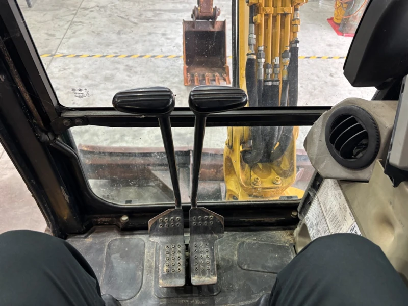 Багер Cat 304ECR, снимка 8 - Индустриална техника - 52048186