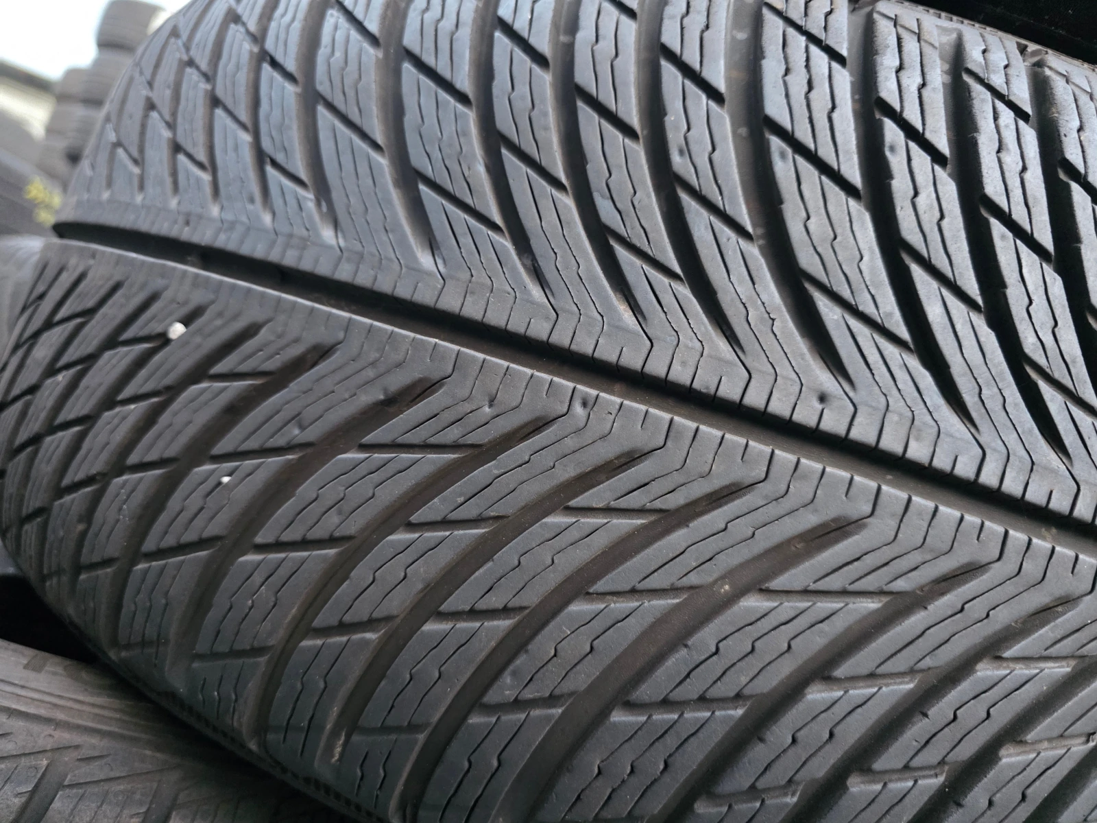 ���� 235/55R17 | Mobile.bg � ����������� 4