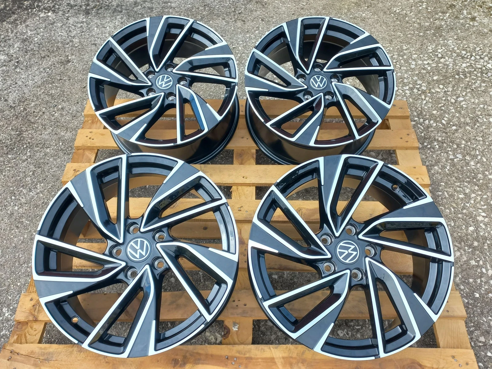 ������ �� VW | Mobile.bg � ����������� 13