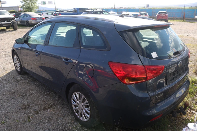 Kia Ceed 1.6 GDI, снимка 7 - Автомобили и джипове - 45496180