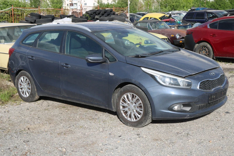 Kia Ceed 1.6 GDI, снимка 4 - Автомобили и джипове - 45496180