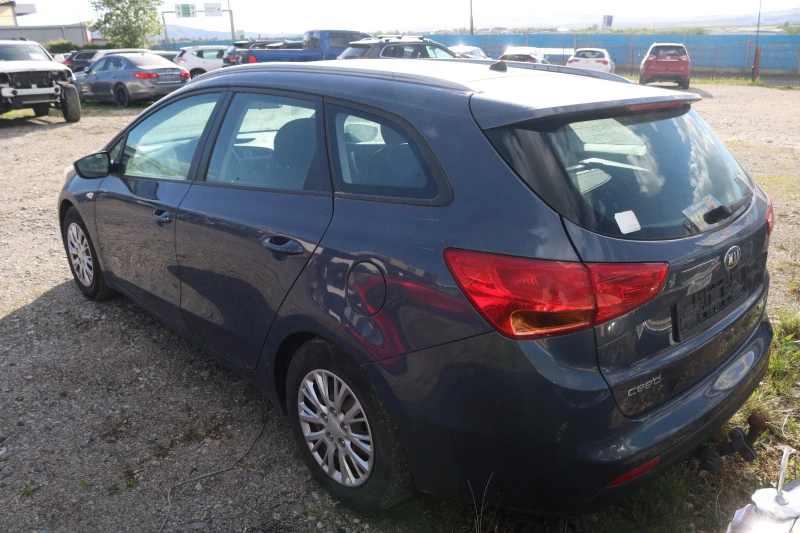 Kia Ceed 1.6 GDI, снимка 6 - Автомобили и джипове - 45496180