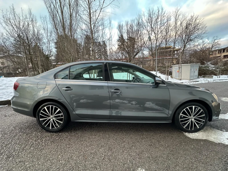 VW Jetta 2.0TDI / АВТОМАТИК / BLUEMOTION, снимка 8 - Автомобили и джипове - 48482139