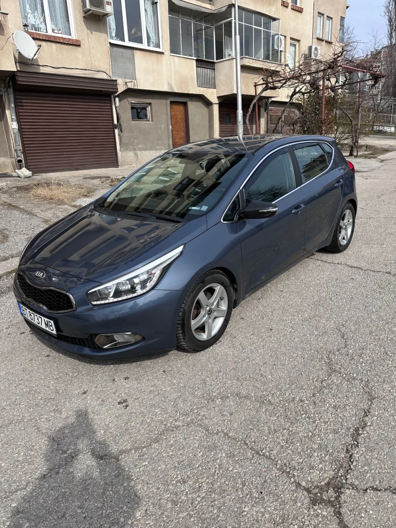 Kia Ceed 1.6 CRDI, снимка 2 - Автомобили и джипове - 49301668