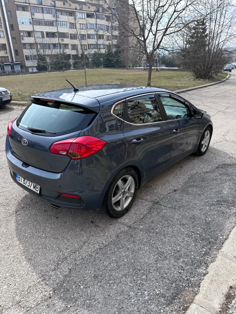 Kia Ceed 1.6 CRDI, снимка 5 - Автомобили и джипове - 49301668