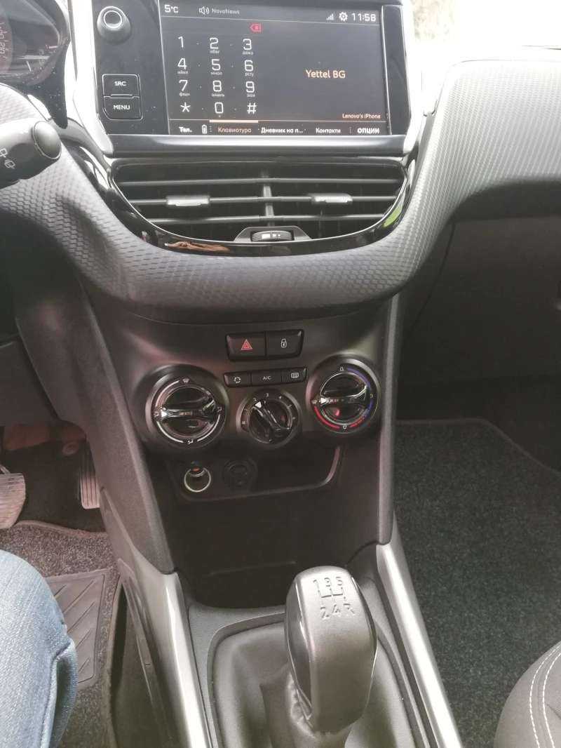 Peugeot 2008 1.2 PureTech EU6B , снимка 8 - Автомобили и джипове - 52125836