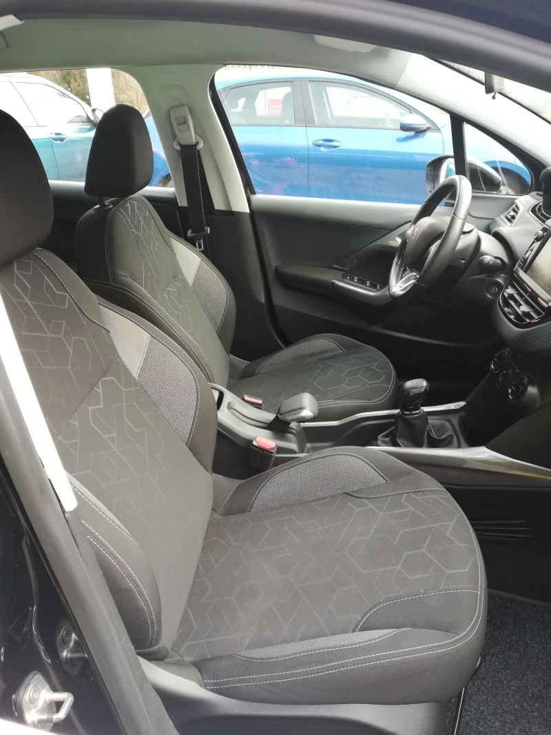 Peugeot 2008 1.2 PureTech EU6B , снимка 10 - Автомобили и джипове - 52125836