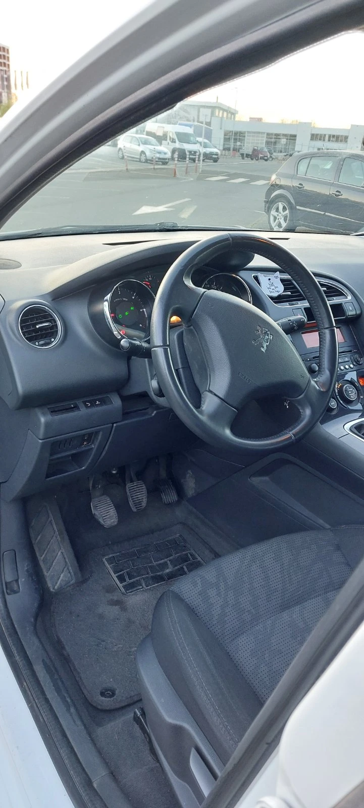 Peugeot 3008 1.6 HDI - изображение 10