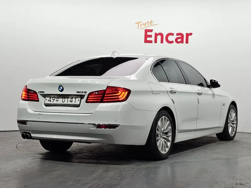 BMW 528 xDrive Luxury Plus, снимка 2 - Автомобили и джипове - 53860845