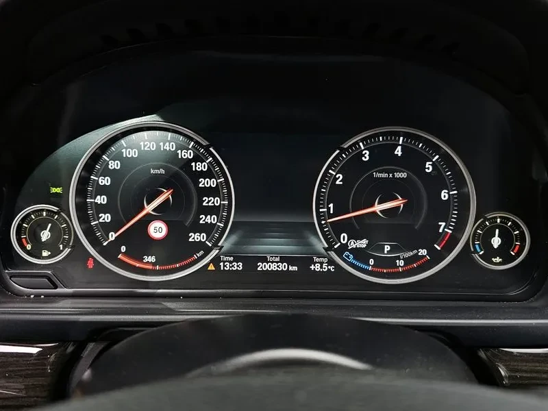 BMW 528 xDrive Luxury Plus, снимка 8 - Автомобили и джипове - 53860845