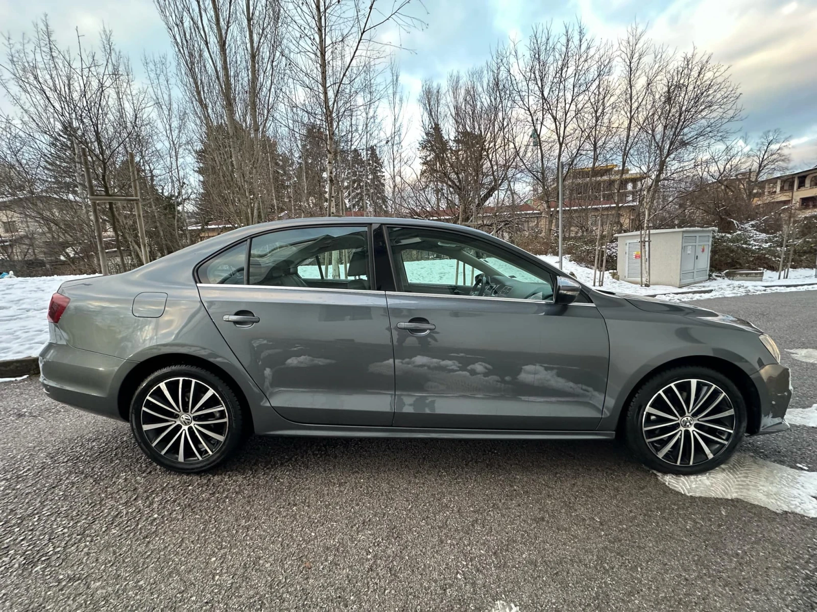 VW Jetta 2.0TDI / АВТОМАТИК / BLUEMOTION - изображение 8