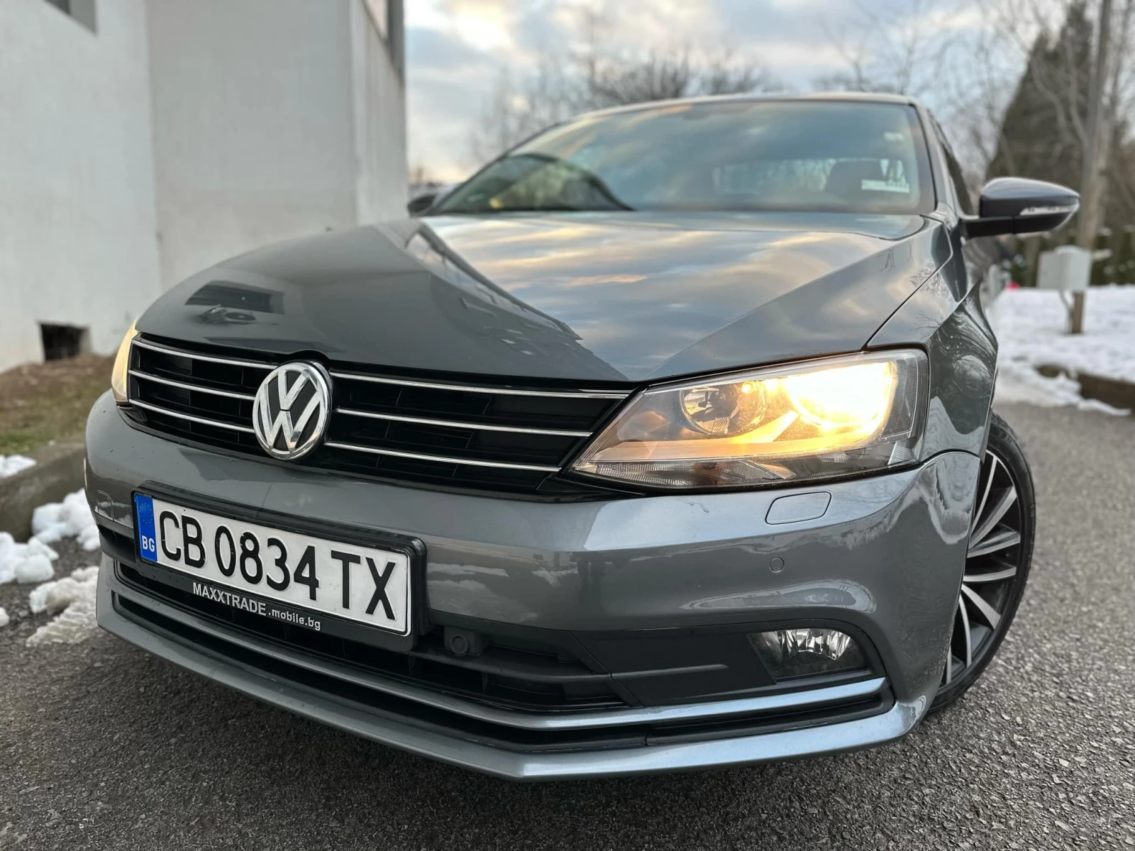 VW Jetta 2.0TDI / АВТОМАТИК / BLUEMOTION - изображение 3