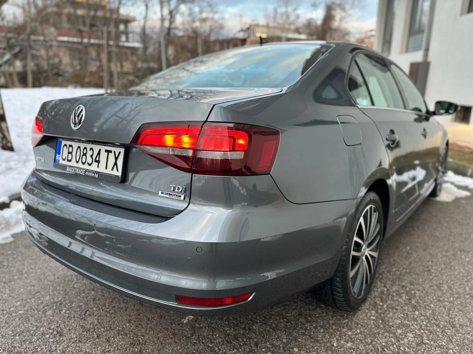 VW Jetta 2.0TDI / АВТОМАТИК / BLUEMOTION - изображение 7