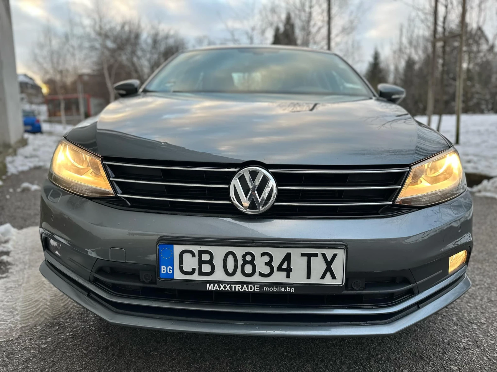 VW Jetta 2.0TDI / АВТОМАТИК / BLUEMOTION - изображение 2