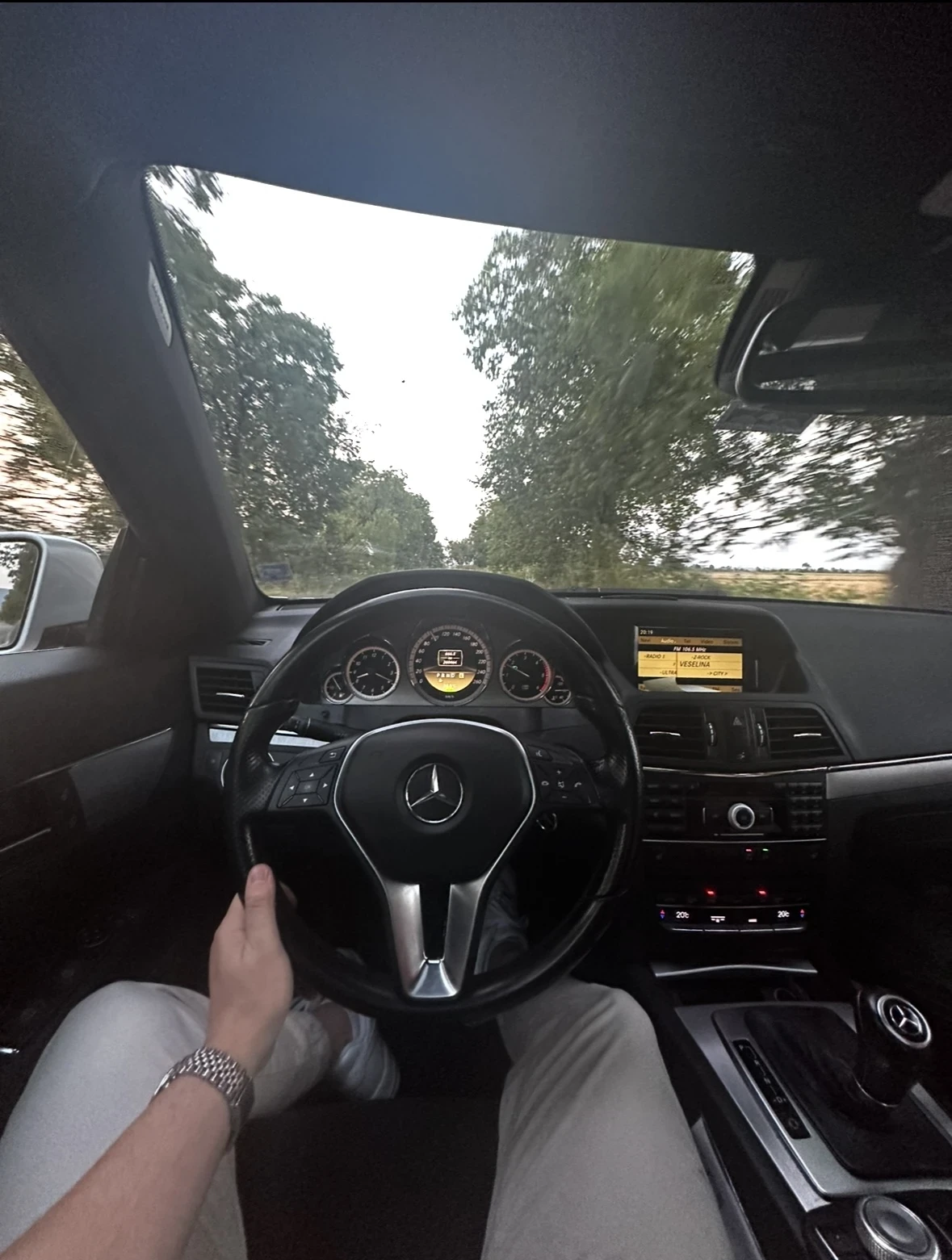 Mercedes-Benz E 350  - изображение 6