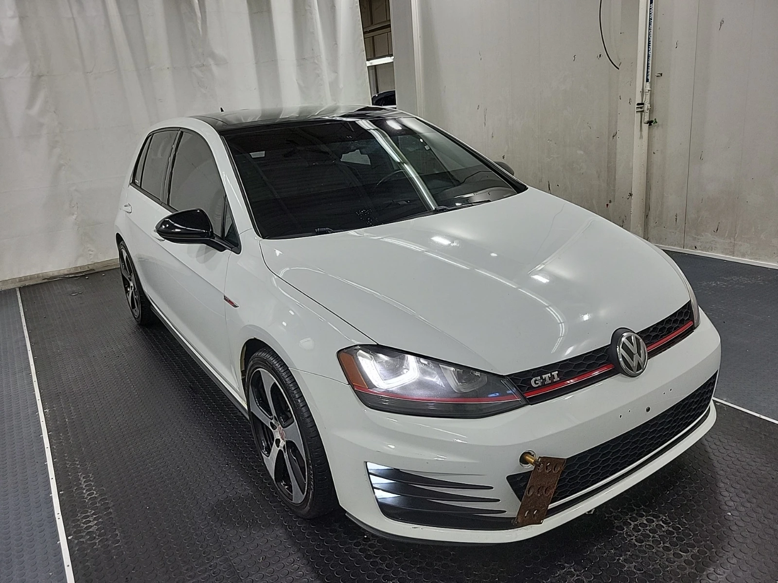 VW Golf GTI * CARFAX * АвтоКредит * Цена до България*  - изображение 2