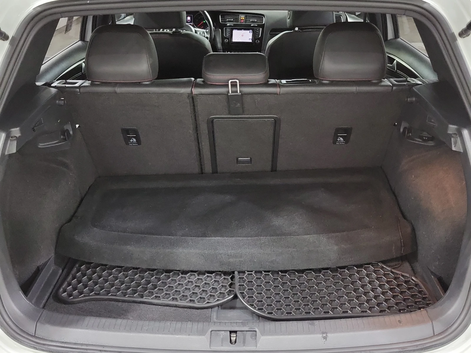 VW Golf GTI * CARFAX * АвтоКредит * Цена до България*  | Mobile.bg — изображение 15