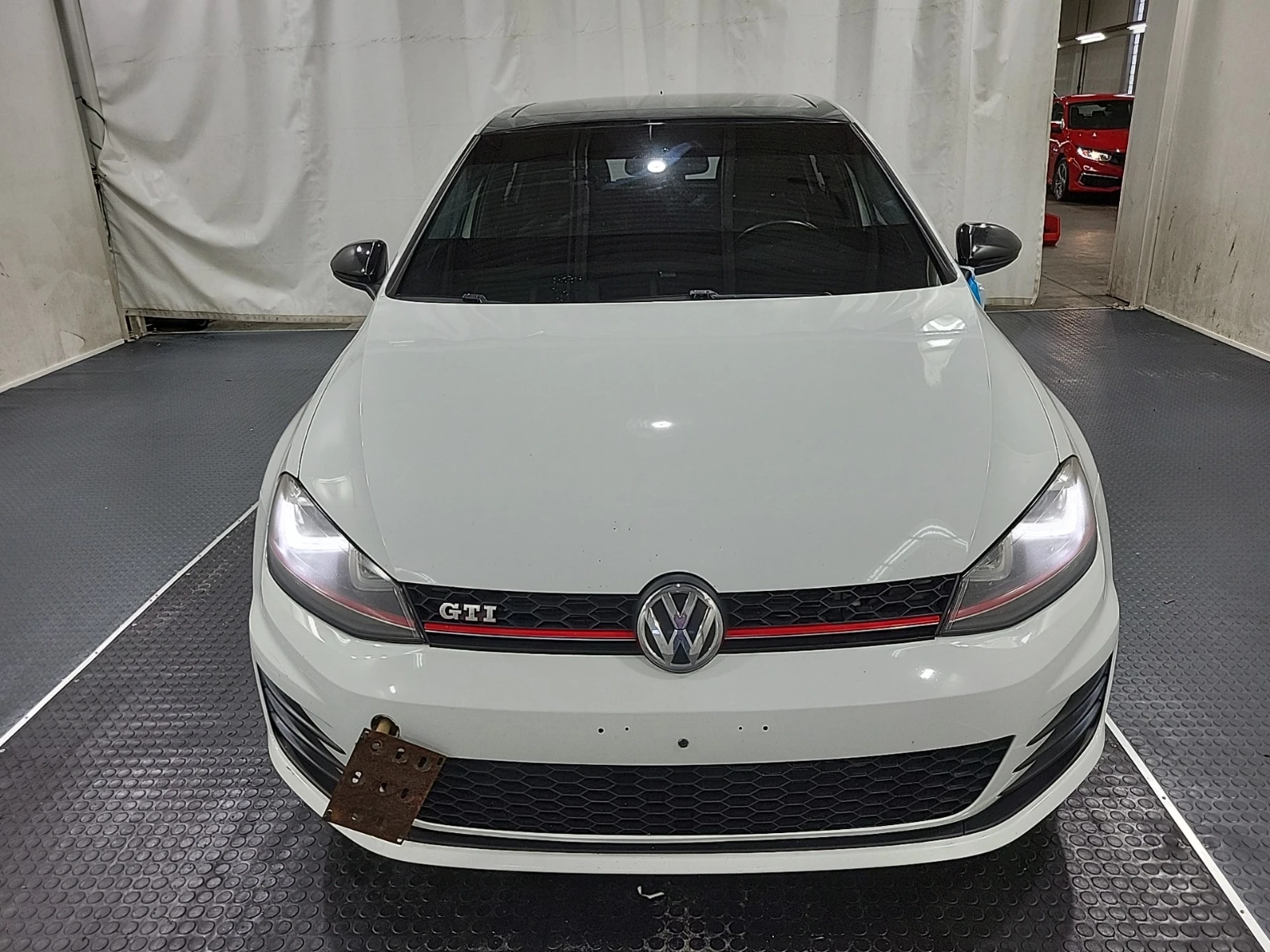 VW Golf GTI * CARFAX * АвтоКредит * Цена до България*  - изображение 6