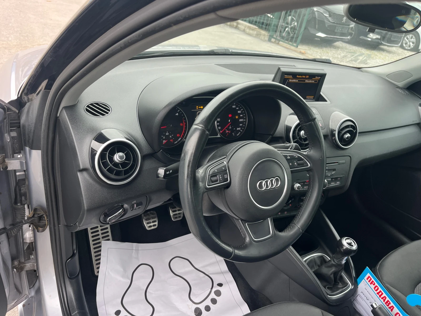 Audi A1 1.6 TDI s line - изображение 9