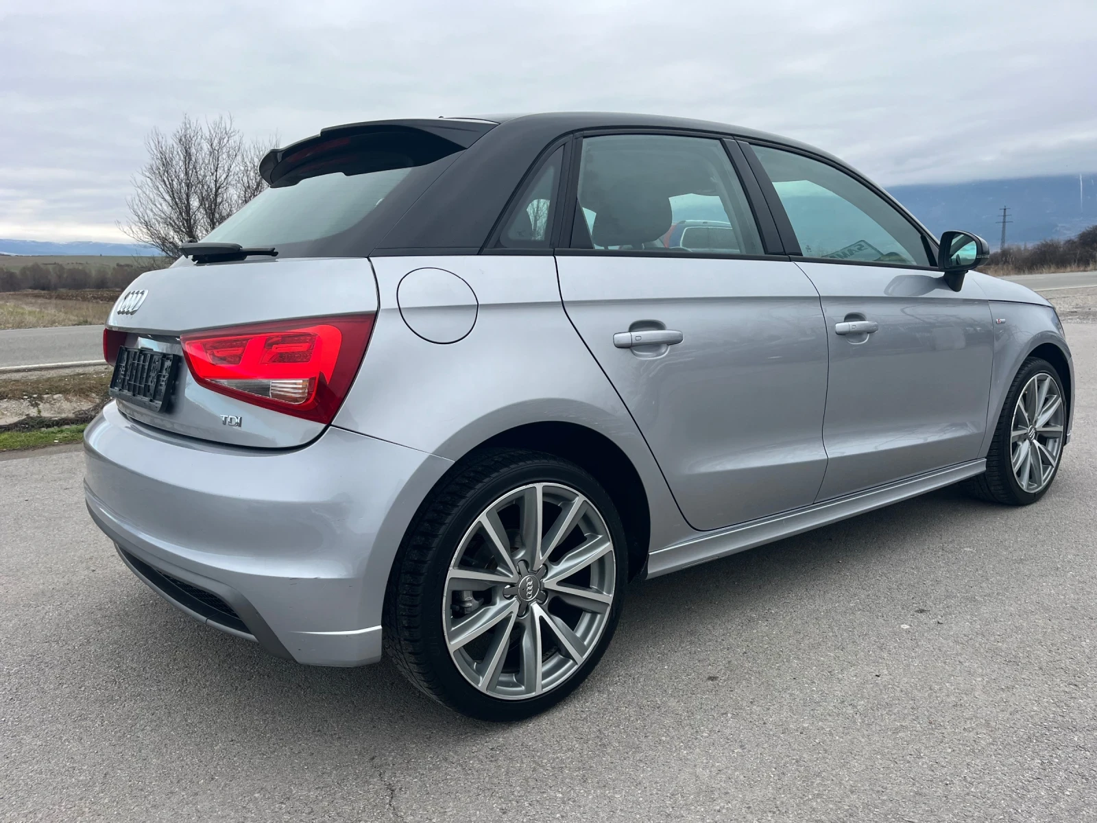 Audi A1 1.6 TDI s line - изображение 6