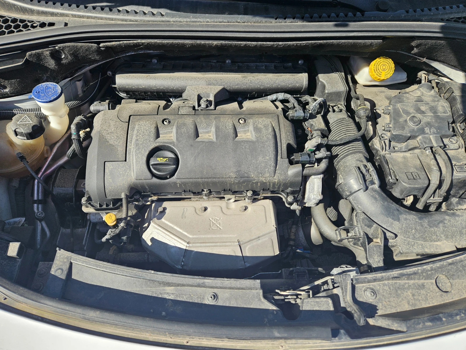 Citroen DS3 1.6i Германия , снимка 13 - Автомобили и джипове - 53839353