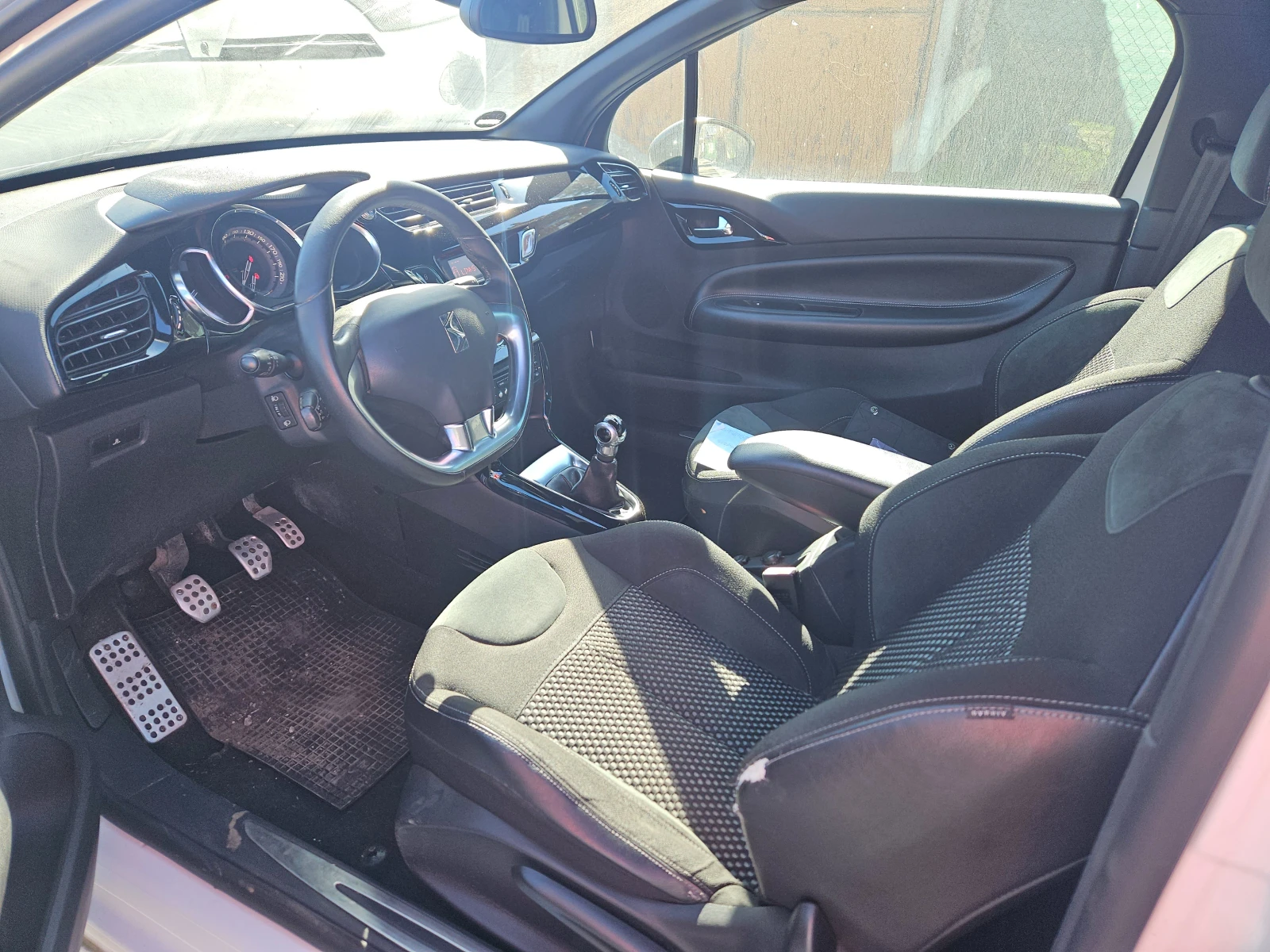 Citroen DS3 1.6i Германия , снимка 8 - Автомобили и джипове - 53839353